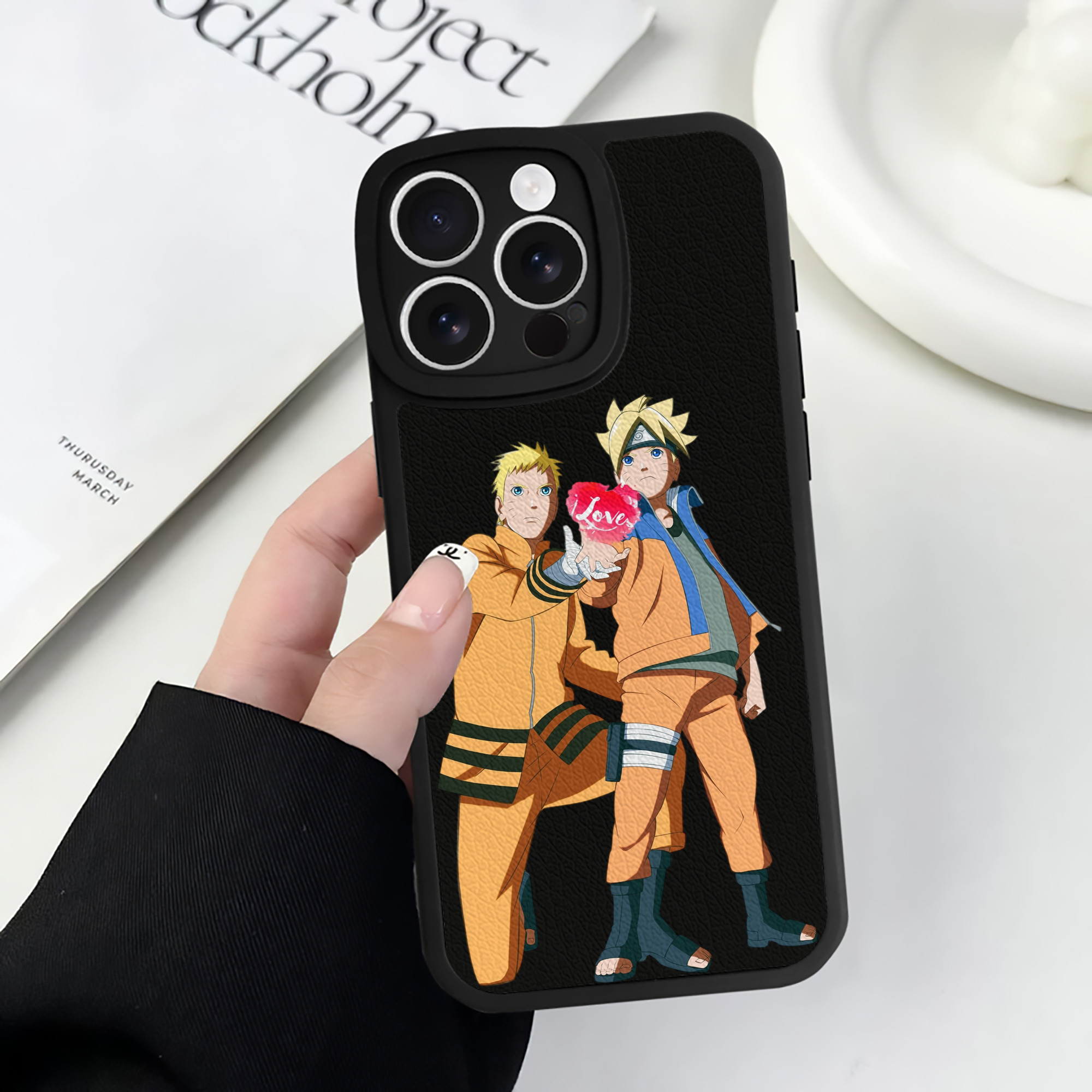 （画像用） NARUTO -ナルト- うずまき ボルト Uzumaki Boruto 【iPhone 16シリーズ対応】シリコンスマホケース（レザー調） 材質：シリコン